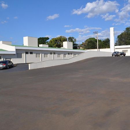 Candeias Hotel Batatais Exterior foto