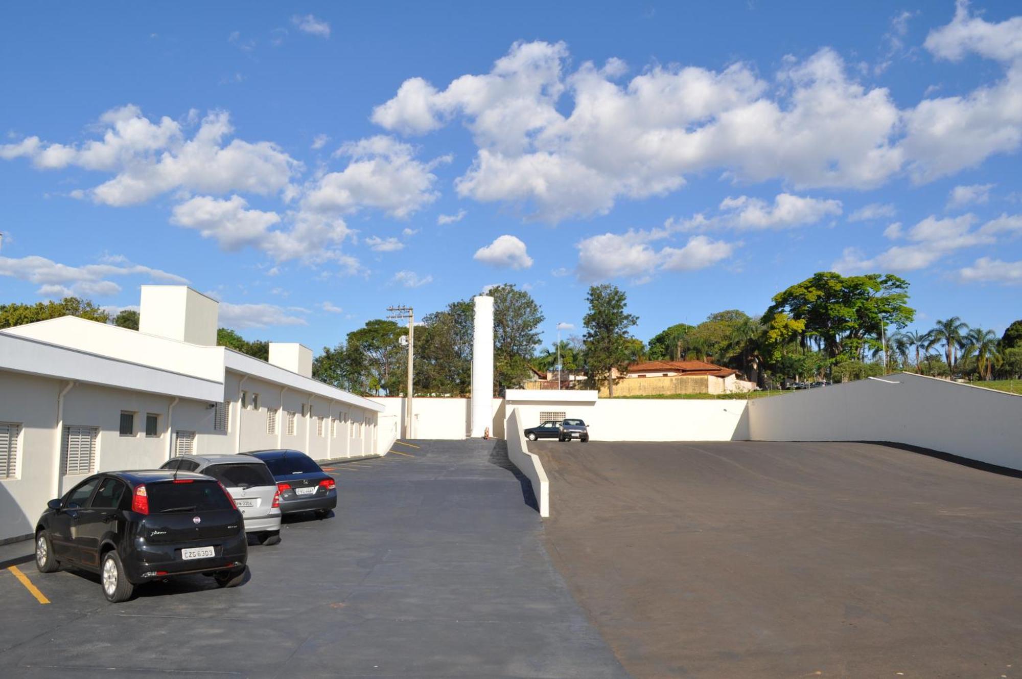 Candeias Hotel Batatais Exterior foto